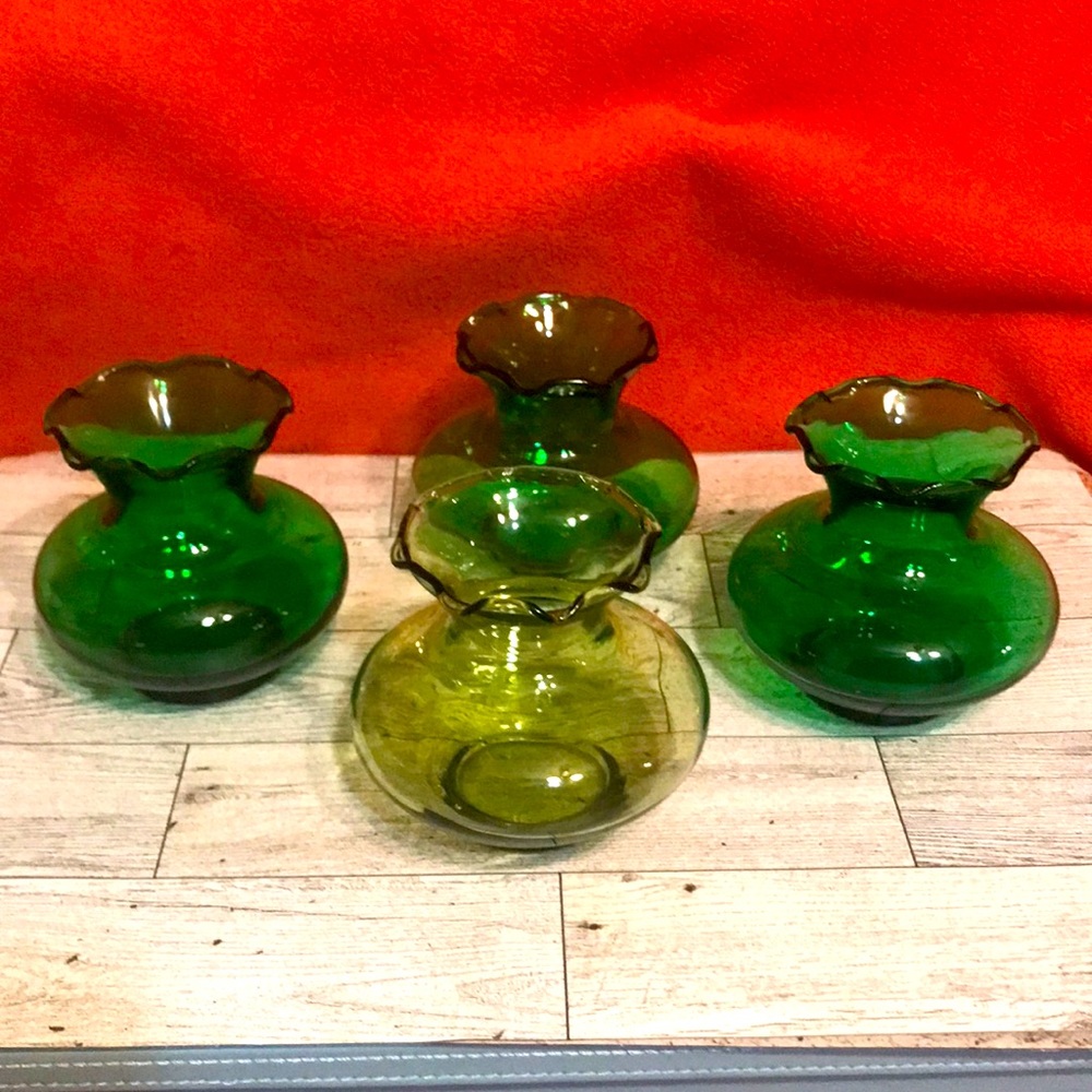 Vintage Green Depression Glass ruffled vases 4 count - Picture 1 of 4